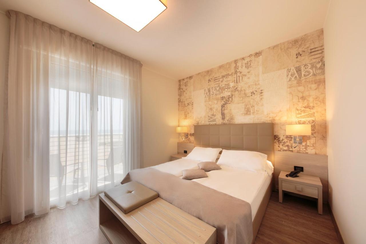 Hotel Monaco Каорле Экстерьер фото