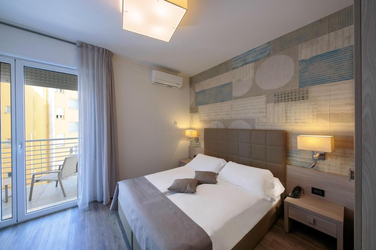 Hotel Monaco Каорле Экстерьер фото