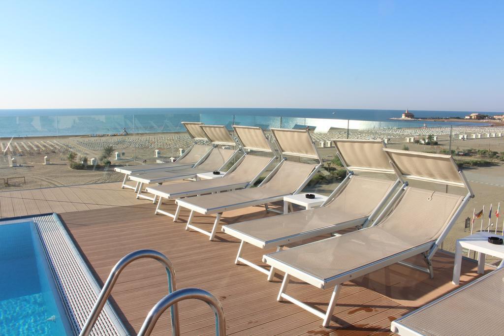 Hotel Monaco Каорле Экстерьер фото